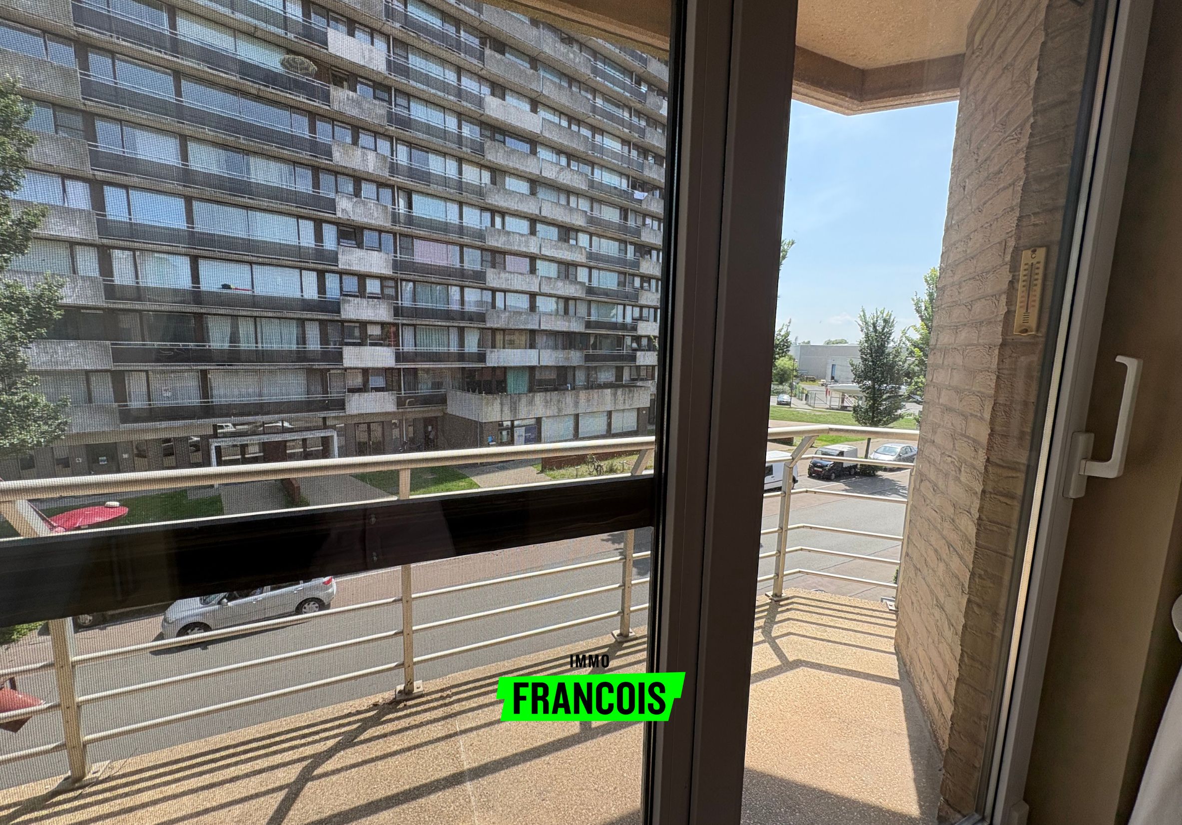 Zeer ruim en lichtrijk appartement te huur op de Vuurtorenwijk te Oostende! - foto 1