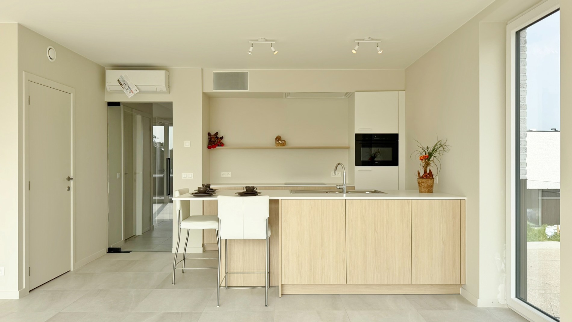 Lichtrijk appartement in een rustige, groene omgeving met groot terras en carport. - foto 5