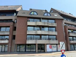 Bent u op zoek naar een ruim en lichtrijk appartement op een toplocatie in het centrum van Roeselare? Dan is dit appartement precies wat u...