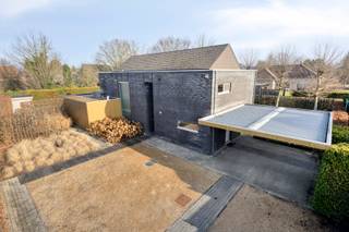 Deze woning is gunstig en rustig gelegen in een kindvriendelijke, doodlopende straat in het rustige Rosselaar. Op fietsafstand van zowel het...