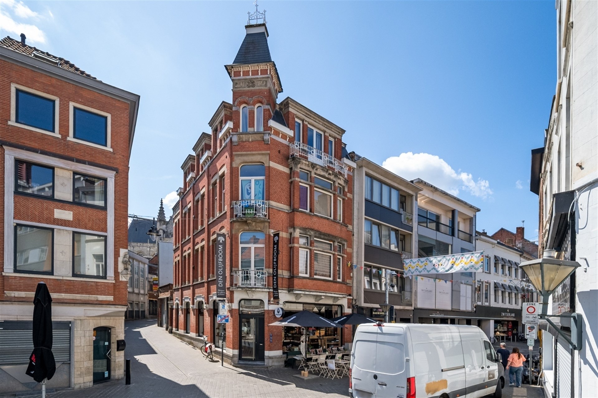 Commercial for sale in Aalst with 6 bedrooms - photo 1