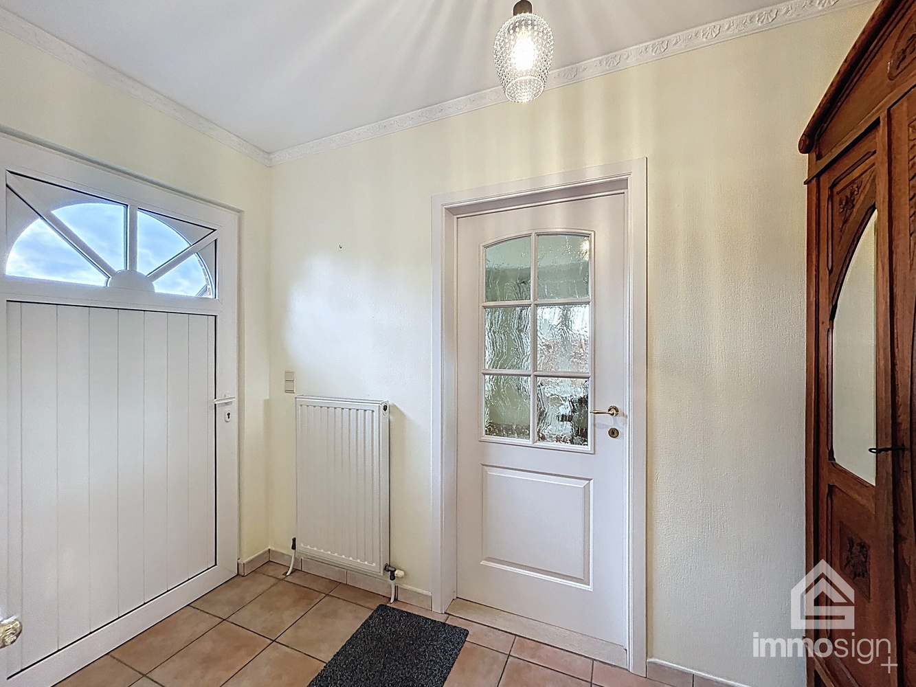 Instapklare laagbouwwoning met 2 (mgl. 3) slaapkamers en dubbele garage op een perceel van 718 m² - foto 3