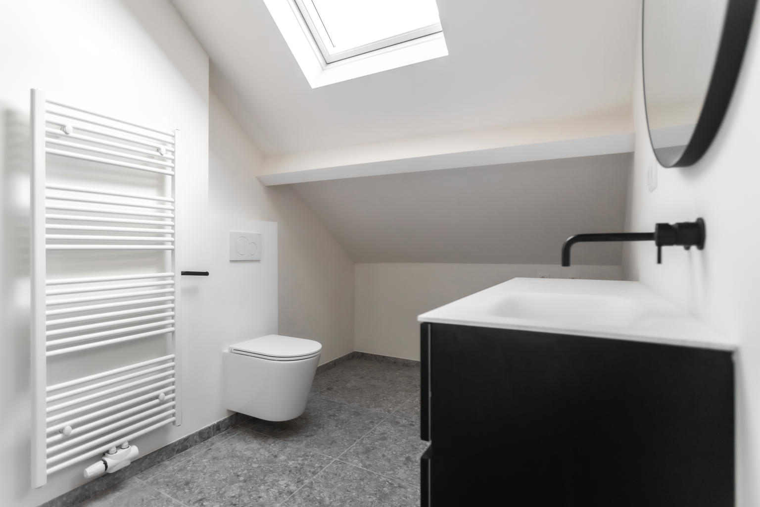 Gerenoveerd duplex-appartement nabij het hippe Eilandje! - photo 5