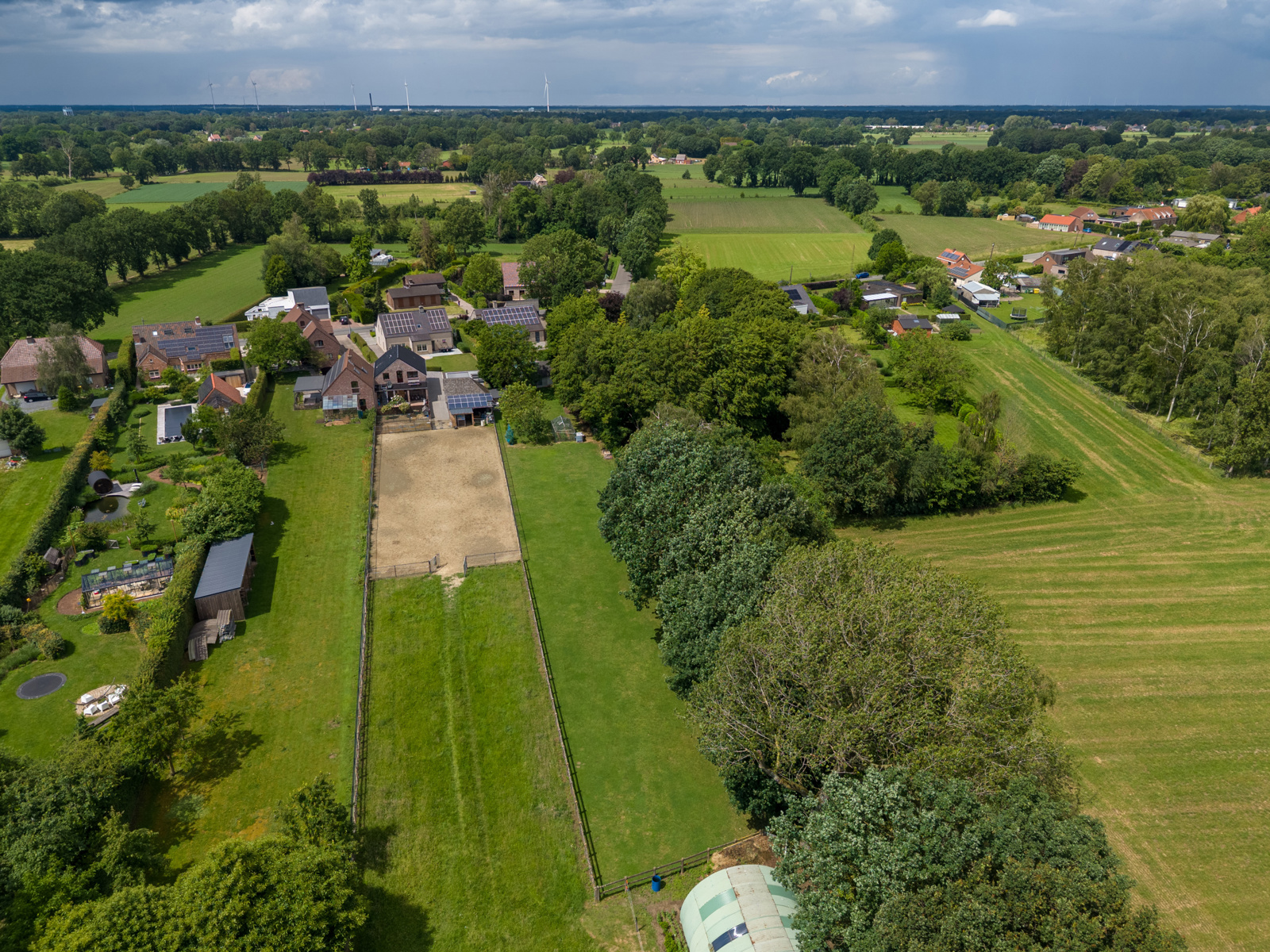 Ruime en energiezuinige gezinswoning met zwembad - foto 4