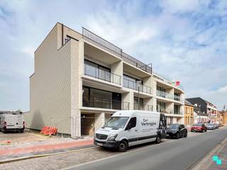 Deze 10 nieuwbouw garageboxen (waarvan twee dubbele garageboxen) bevinden zich achteraan een nieuwe residentie in de Kerkstraat te...