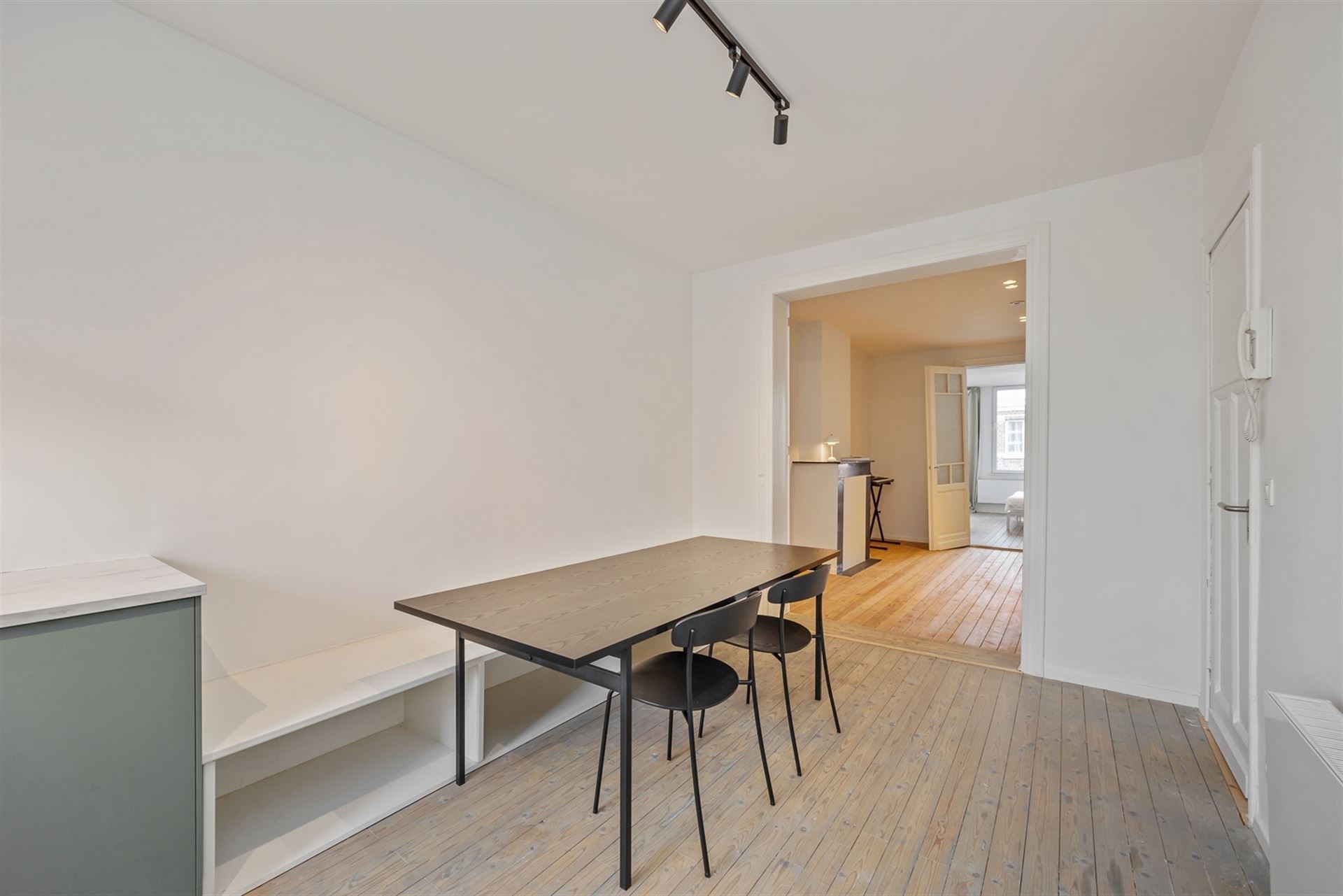 Charmant en Lichtrijk Appartement op bovenste verdieping. - foto 4