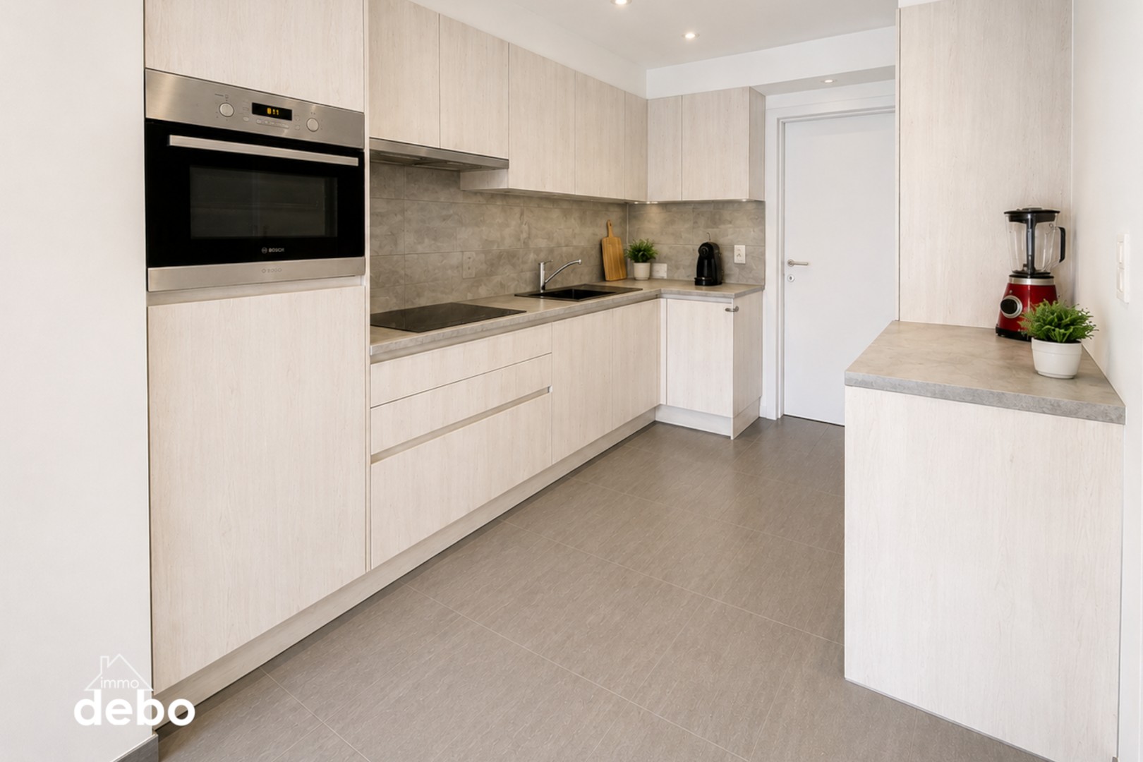 Deze instapklare en verzorgde woning is gelegen in een aangename, kindvriendelijke buurt en combineert een praktische indeling met verrassend veel ruimte. - foto 5