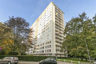 L'emplacement "P40" est situé dans le garage souterrain de la résidence Regen II, Roest d'Alkemadelaan 9 à Berchem. Curieux ? Prenez bientôt...