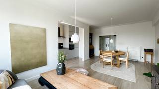 Appartement rénové de façon moderne situé à l'angle de la Justitiestraat et de la Mechelsesteenweg. L'appartement d'environ 84 m² se trouve...