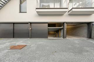 Te koop: gesloten garage in het centrum van Dendermonde, op korte afstand van het treinstation en belangrijke invalswegen. Deze praktische garage van...