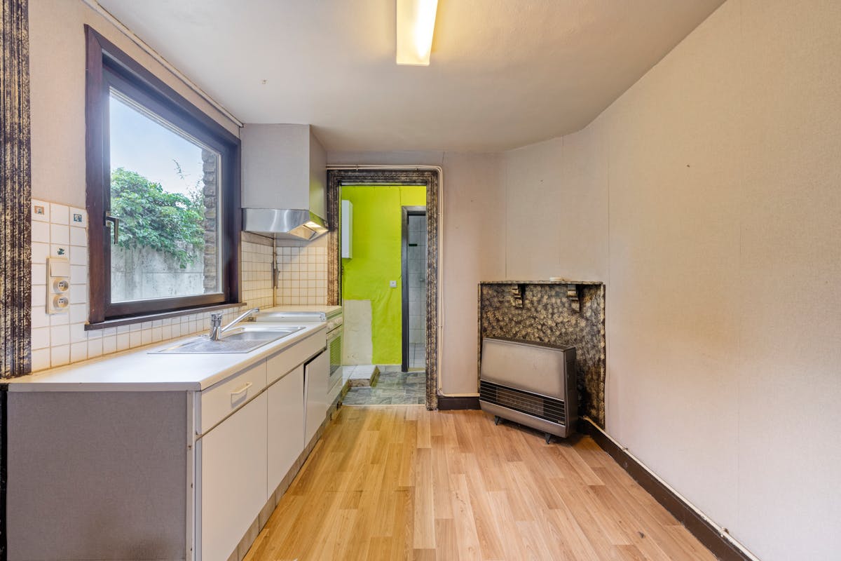 Te renoveren huis met 4 slaapkamers in Assebroek - foto 4