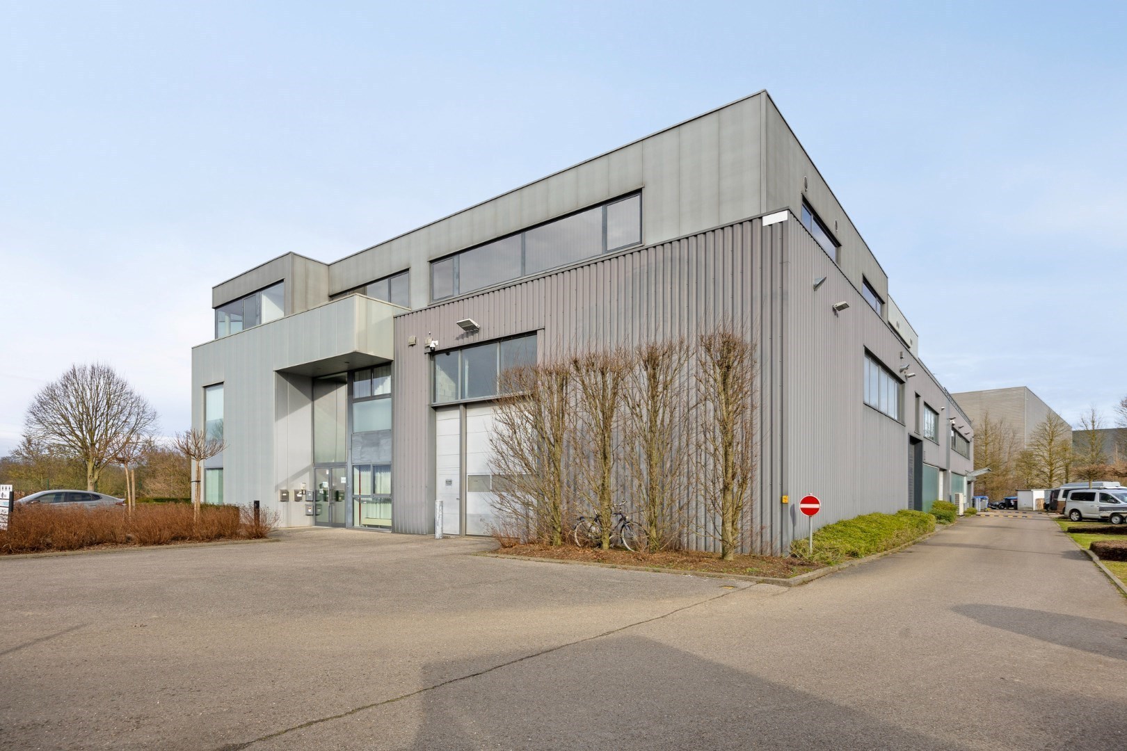 Kantoor te koop in het industriepark te Haasrode/Heverlee met 14 parkings - opp. 626 m² - verkoop van aandelen - foto 2
