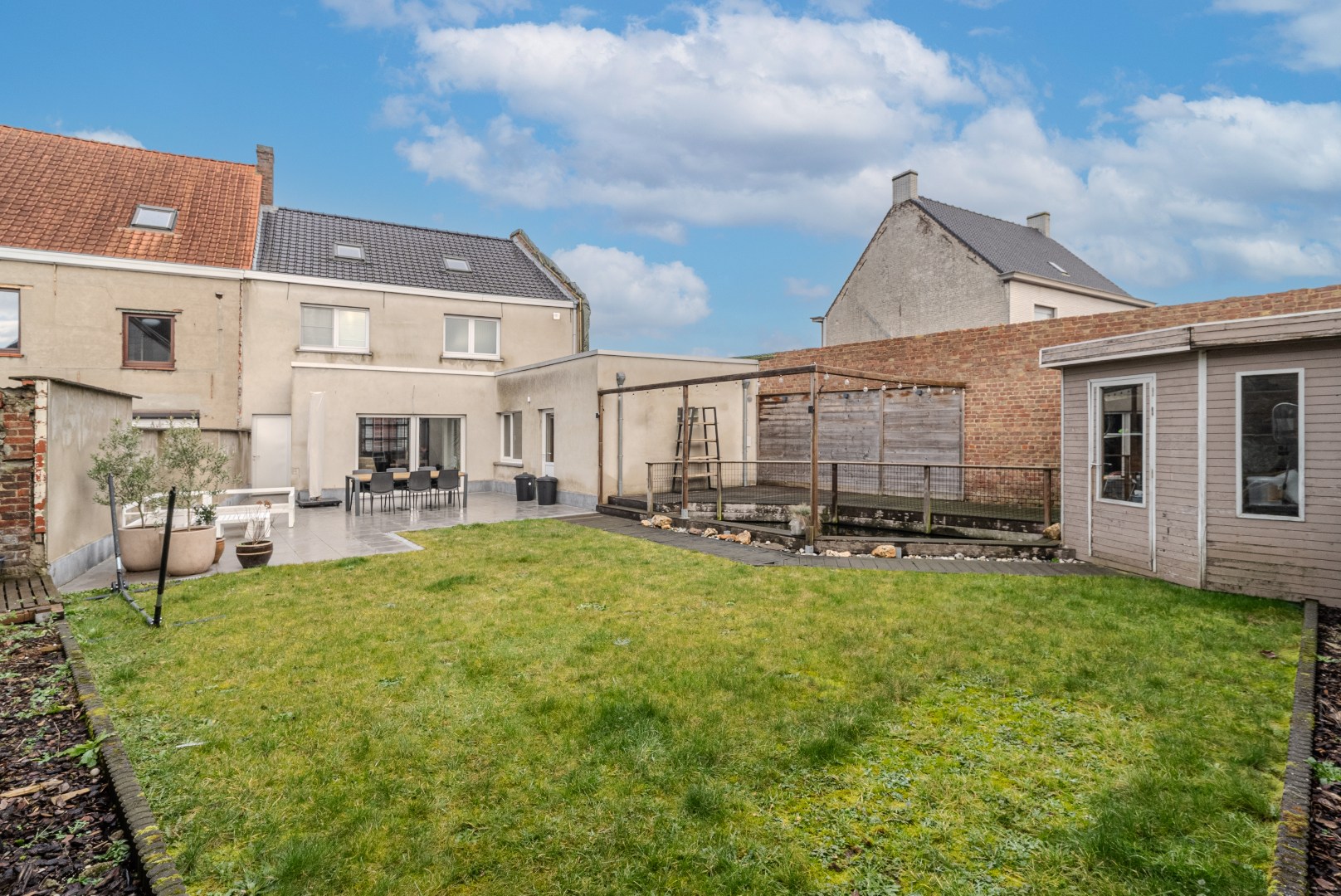 INSTAPKLARE WONING MET TUIN EN GARAGE! - foto 2