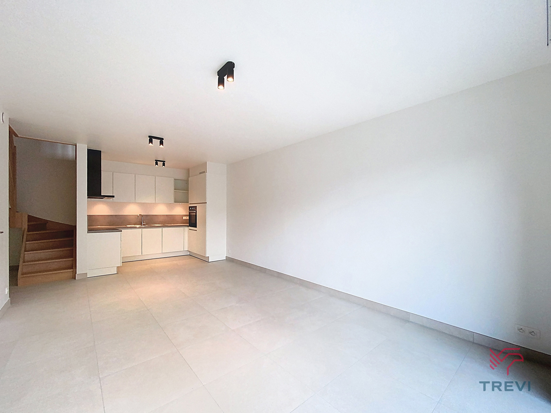 Nieuwe duplex met 4 kamers en ruime kamers - foto 3