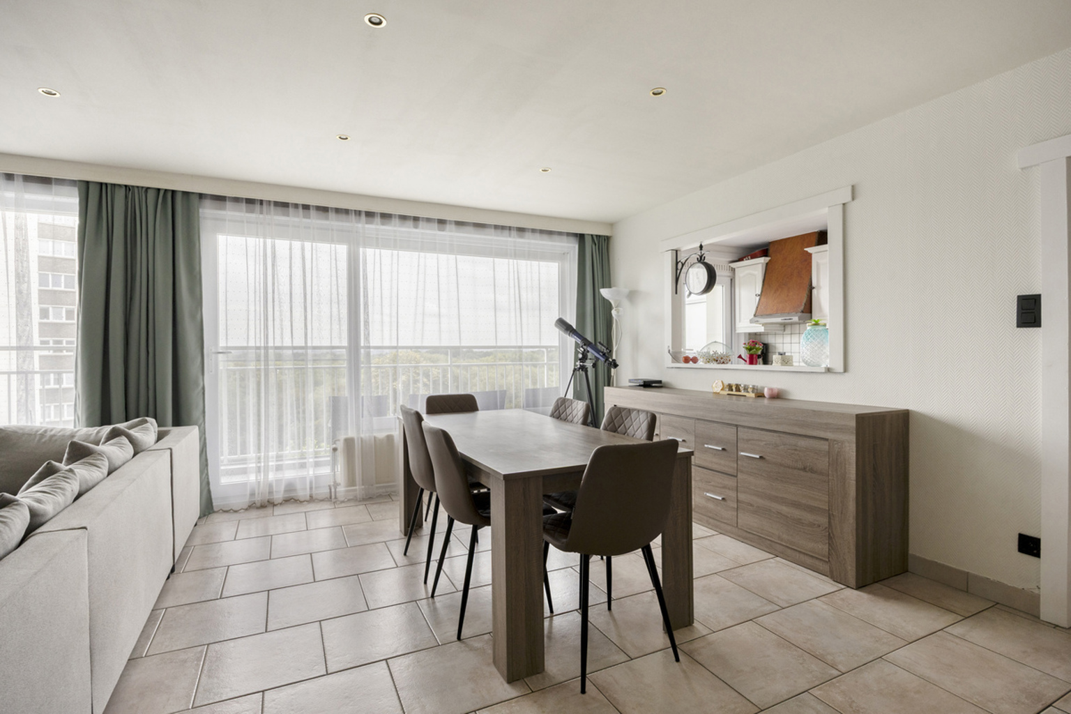 Volledig gerenoveerd appartement van 83 m² met 2 terrassen - foto 4