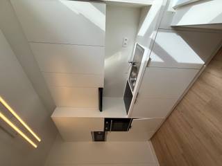 <p>Te huur: verzorgd appartement in de Boezingepoortstraat, op korte afstand van het centrum van Ieper.</p>
<p> </p>
<p>Dit appartement biedt een comfortabele indeling met twee slaapkamers en een praktische keuken. Gelegen in een rustige straat, geniet u van een aangename woonomgeving met alle voorzieningen binnen handbereik. De ligging maakt het eenvoudig om zowel het historische stadscentrum als winkels en openbaar vervoer te bereiken.</p>
<p> </p>
<p>Belangrijkste ruimtes:<br />• Woonkamer met natuurlijke lichtinval en ruimte voor een gezellige zithoek.<br />• Functionele keuken met plaats voor alle basisapparatuur.<br />• Twee slaapkamers, ideaal voor een gezin of als extra logeerkamer.<br />• Badkamer met douche en wastafel.</p>
<p> </p>
<p>Troeven:<br />• Rustige ligging nabij het centrum van Ieper.<br />• Twee volwaardige slaapkamers.<br />• Praktische indeling voor optimaal wooncomfort.</p>
<p> </p>
<p>Neem vandaag nog contact op met je ERA-makelaar voor een bezoek.</p>
<p> </p>
<p>JOUW DROOMAPPARTEMENT. ZO GEVONDEN!</p>