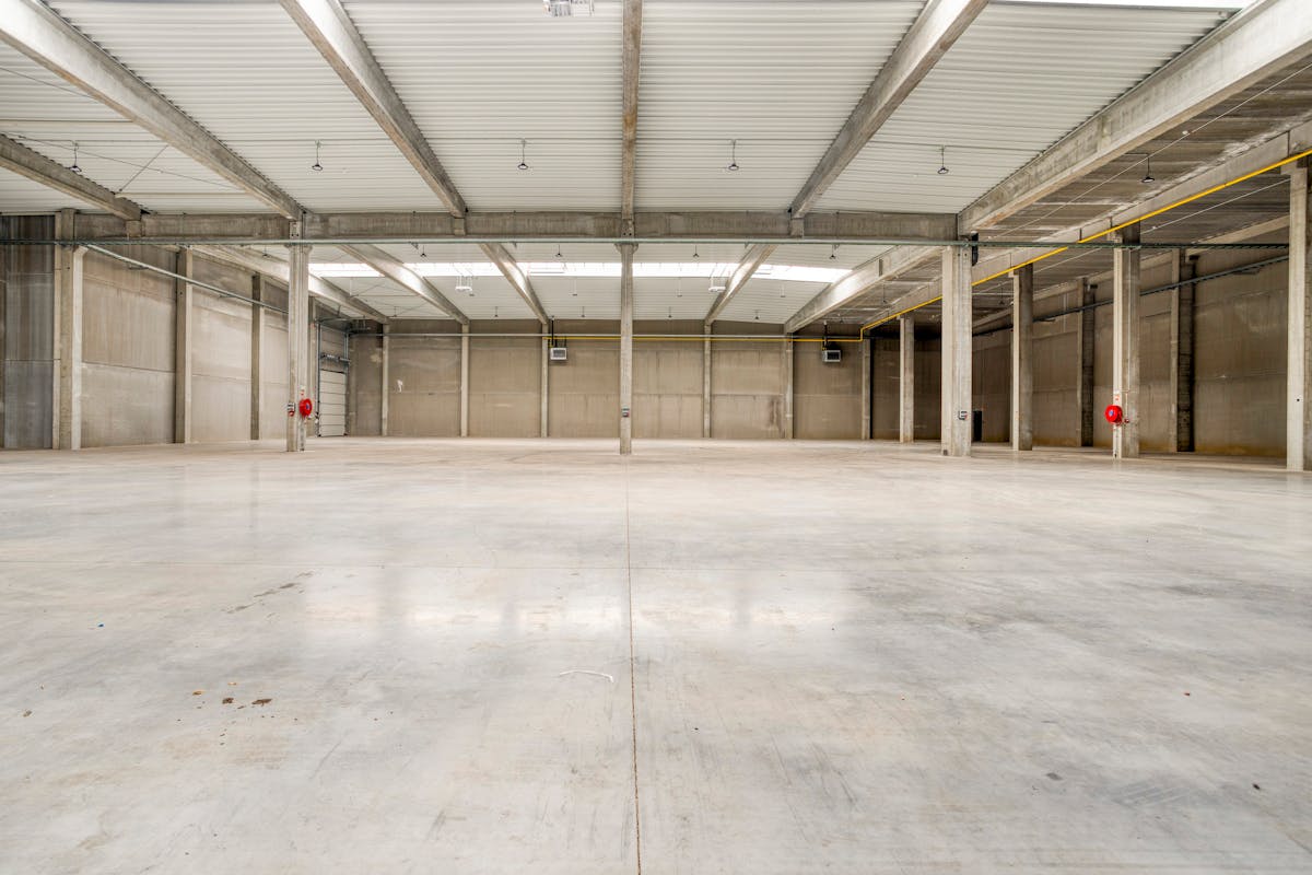 Business building for rent in Deerlijk - photo 4