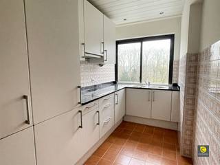 Gezellig 1 slaapkamer appartement op uitstekende locatie. In de Coremansstraat, recht over het Leeuwerikpark vinden we dit fijne 1 slaapkamer...