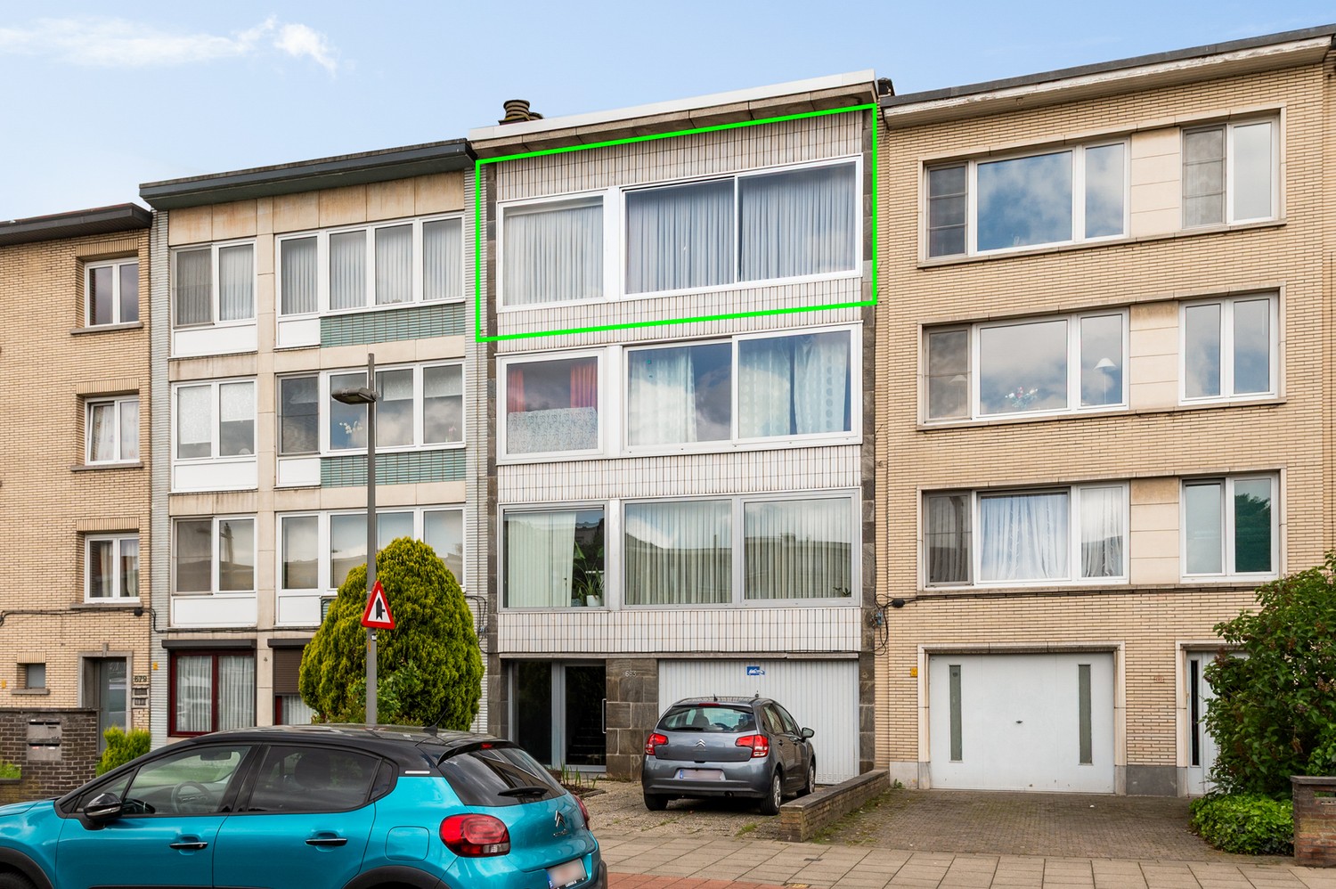 Charmant, doch op te frissen appartement met 2 slaapkamers en terras op centrale locatie in Deurne! - foto 1