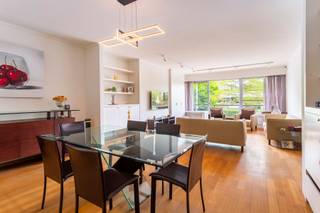 Lumineus en gerenoveerd appartement ca. 167m² met veel natuurlijke lichtinval en een zuidgericht terras op uitstekende locatie te Wilrijk - Park...