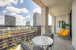 In het nieuwe gebouw Scheldehof, naar het ontwerp van architect Max Dudler, aan de Schelde en het nieuwe Kaaipark,vindt u dit buitengewone...