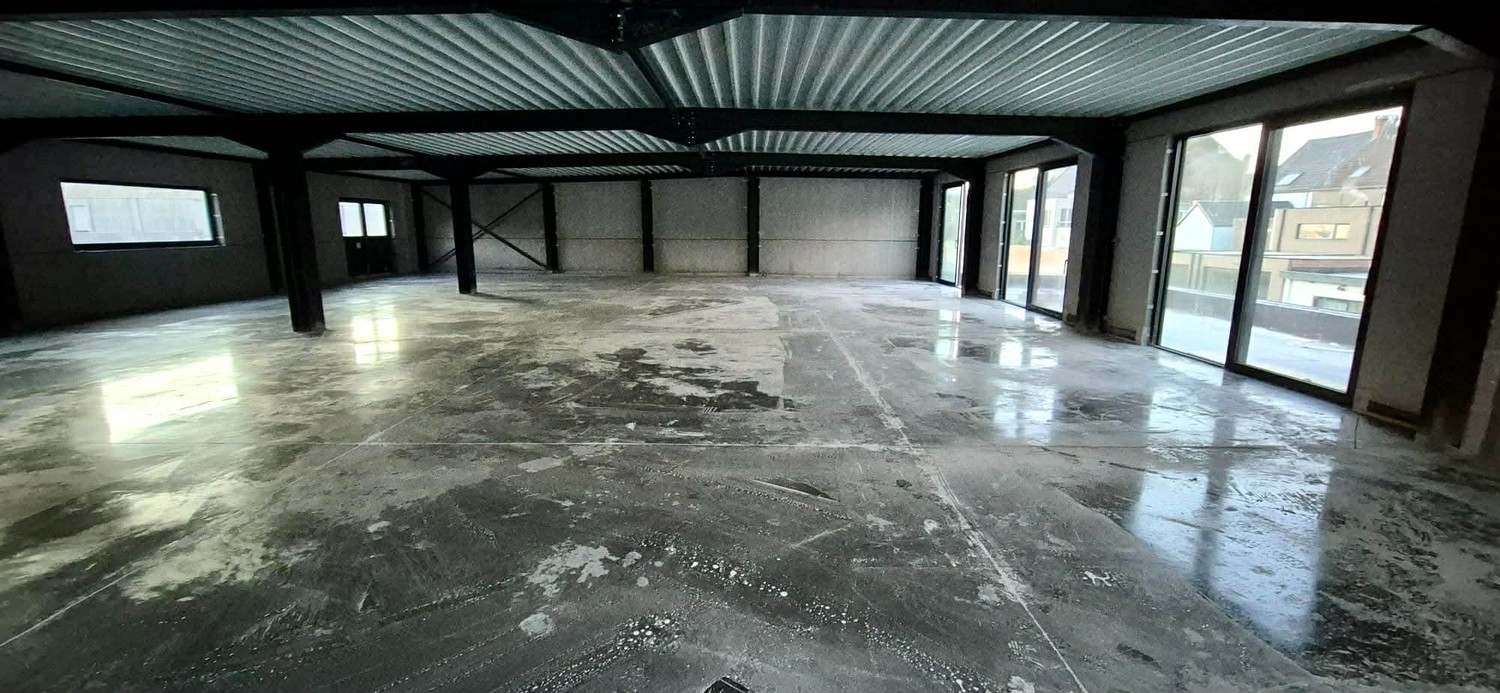 MULTIFUNCTIONEEL NIEUWBOUW COMMERCIEEL GEBOUW MET RUIME PARKING - foto 3