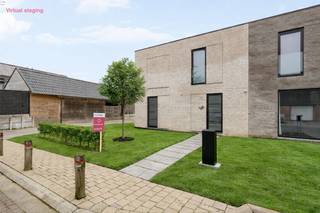 Verkoop onder registratierechten!Deze halfopen nieuwbouwwoning van 2023 is zeer rustig gelegen, in een doodlopende straat.De indeling van deze woning...