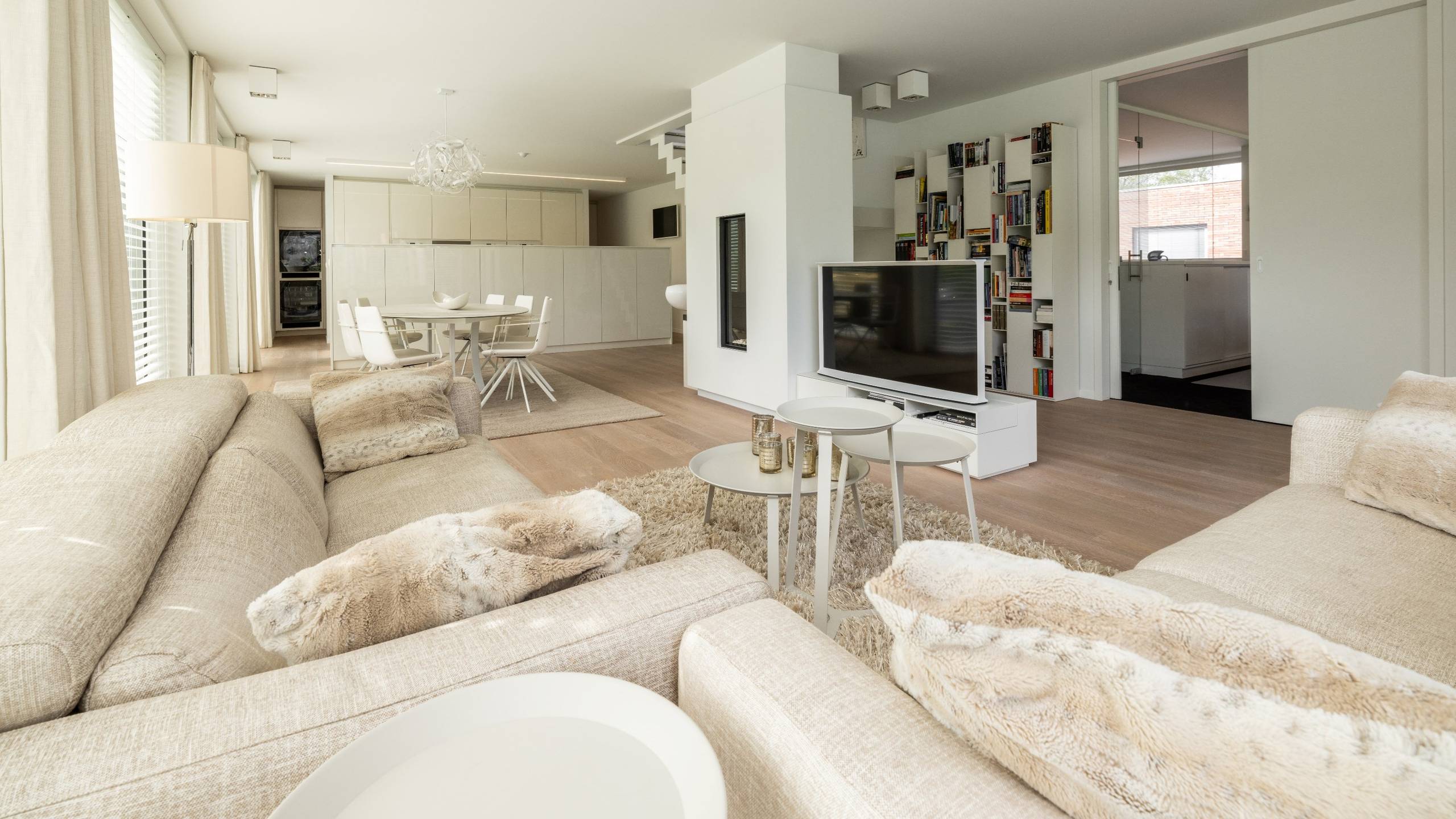 Local commercial avec appartement sur 785m² de terrain - photo 1