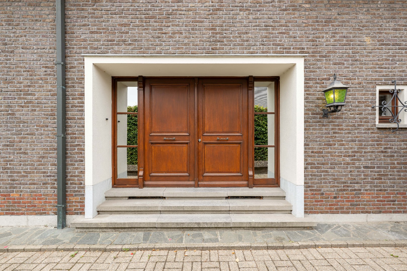 KARAKTERVOLLE ALLEENSTAANDE WONING MET 5 SLAAPKAMERS EN TUIN - foto 2