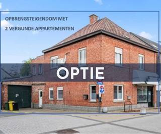 Ontdek deze uitzonderlijke investeringsopportuniteit in het hart van Bertem! Dit volledig vergunde gebouw omvat twee ruime appartementen, elk voorzien van twee slaapkamers en momenteel verhuurd, wat zorgt voor een onmiddellijke en stabiele huurinkomst.<br /><br />Beide appartementen beschikken over een EPC-score D, waardoor er geen renovatieverplichting van toepassing is—ideaal voor wie zorgeloos wil investeren.<br /><br />Het pand geniet van een toplocatie pal in de dorpskern, met een uniek zicht op het gemeenteplein. Bovendien bevindt zich op het gelijkvloers een grote inpandige garage, wat een extra troef is in deze centrale omgeving.<br /><br />Met winkels, horeca en openbaar vervoer op wandelafstand, is dit gebouw perfect gelegen voor huurders én investeerders die mikken op duurzame waarde.<br /><br />Kortom: een stabiele en strategische vastgoedinvestering in een bloeiende dorpskern, met onmiddellijk rendement en zonder renovatiezorgen. Ideaal voor investeerders die op zoek zijn naar zekerheid, comfort en een toplocatie.