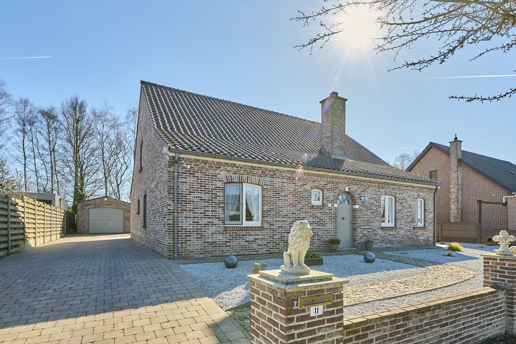 ZEER RUIME RUSTIG GELEGEN INSTAPKLARE GEZINSWONING OP 7ARE - foto 1