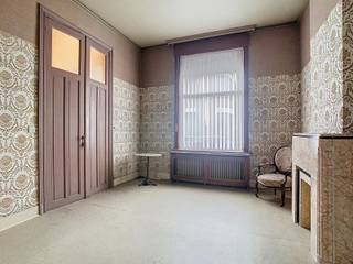 Unieke renovatiekans nabij het stadspark, 4 SLPK én Tuin!Gelegen op een uitzonderlijke locatie, pal aan het stadspark van Aalst en op wandelafstand...