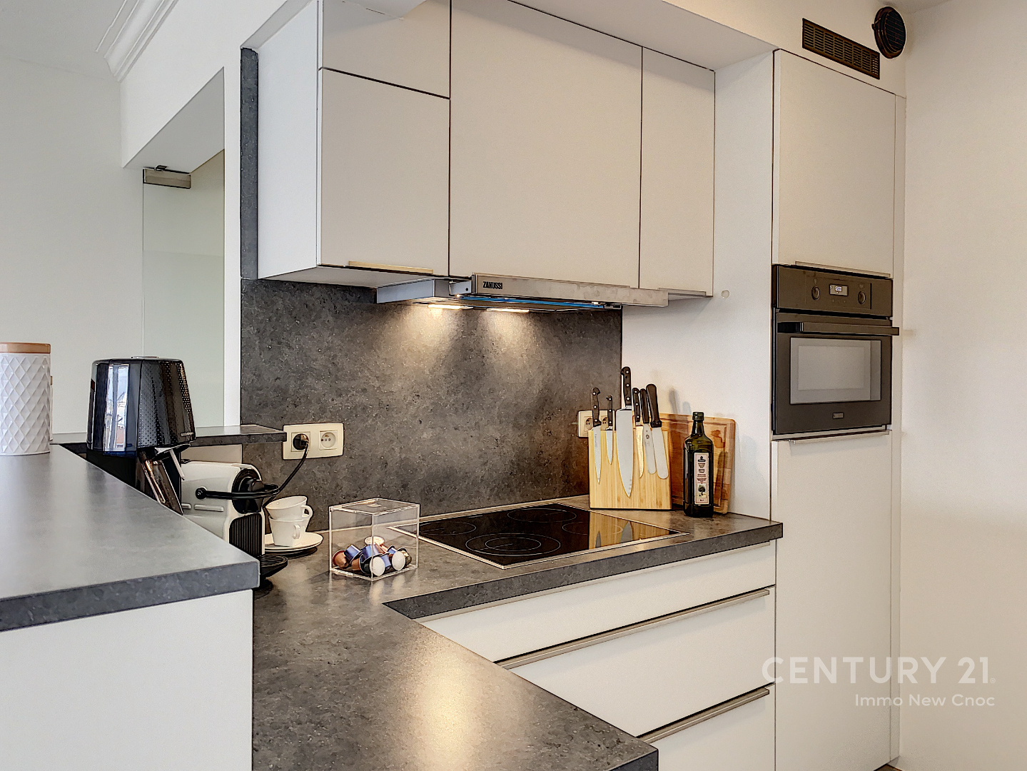 Prachtig  gerenoveerd appartement vlakbij het Heldenplein - foto 2