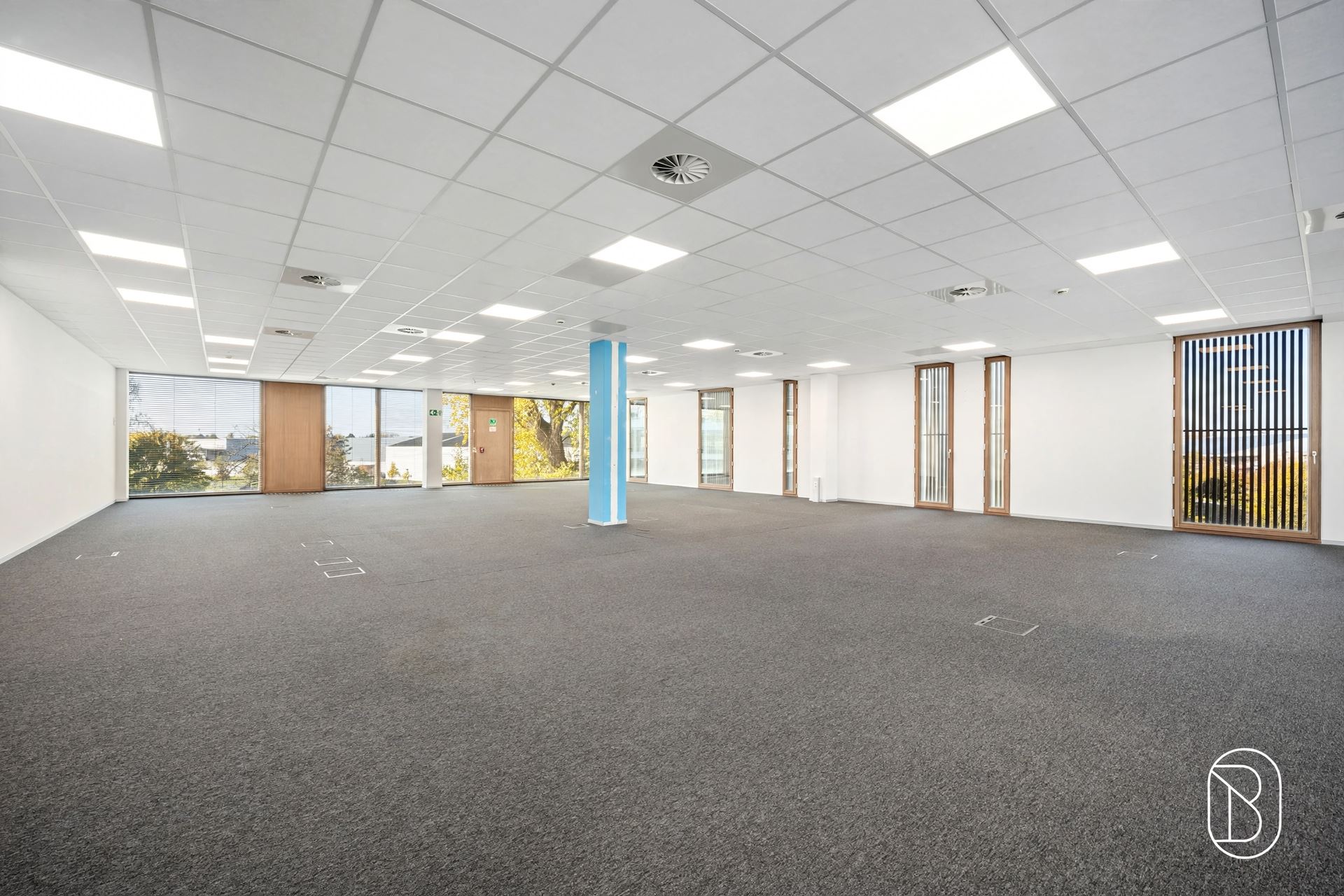 Lichtrijk groot kantoor in mooi bedrijfscomplex te Zwevegem - foto 5