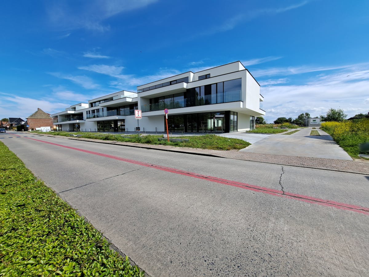 Nieuwbouw commercieel gelijkvloers op Don Bosco in Torhout - foto 4