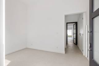 Bent u op zoek naar een gerenoveerde woning met 4 slaapkamers in het hartje van Temse? Gevonden. Deze woning heeft het allemaal: een EPC B,...