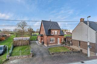 Voor meer info of een bezoek, bel 054 78 90 00 - In een rustige straat in het landelijke Goeferdinge bevindt zich deze grondig gerenoveerde woning...