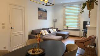 Goed gelegen woning in het centrum van Schoten.Op wandelafstand van winkels, verschillende scholen en openbaar vervoer, vindt u deze gezellige woning...