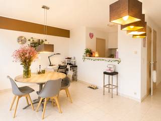 ruim en instapklaar appartement in hartje Diksmuide<br />op wandelafstand van de Grote Markt<br />nabij winkels, scholen, sportaccommodatie, e.d.<br /><br />heel netjes onderhouden<br />gelegen op de 2de verdieping, lift aanwezig<br />appartement van 80 m² en terras van 3,5 m²<br /><br />omvattende een ruime inkom-/nachthal, mooie en klare living, ingerichte keuken met aansluitend een ruime berging, ingerichte badkamer, apart toilet, 2 volwaardige slaapkamers en terras<br /><br />met mogelijkheid tot het bijkopen van een garage