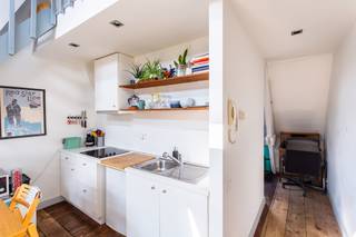 Op zoek naar een uniek stekje in het hart van Antwerpen? Dit karaktervol éénslaapkamerappartement, gelegen op het bovenste verdiep van een...