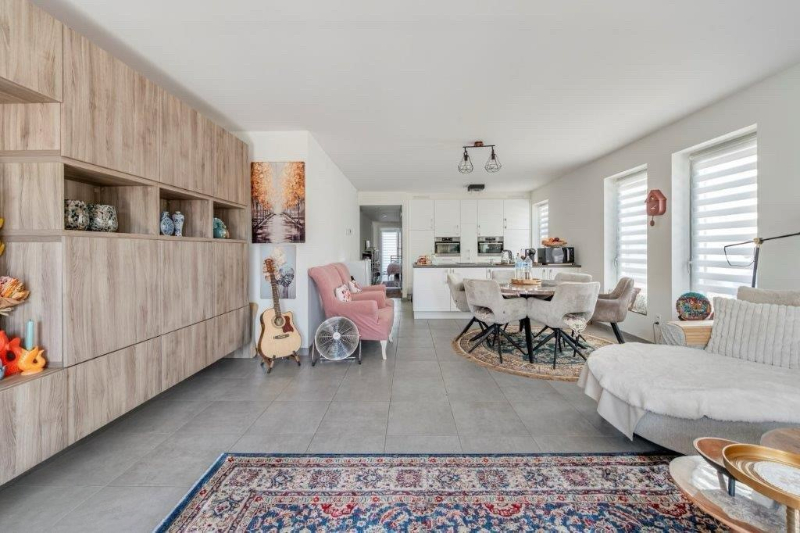 RECENT GEZELLIG RUIM GELIJKVLOERS APPARTEMENT 3 SLAAPKAMERS - AUTOSTAANPLAATS EN LEUK GROOT TERRAS - foto 3