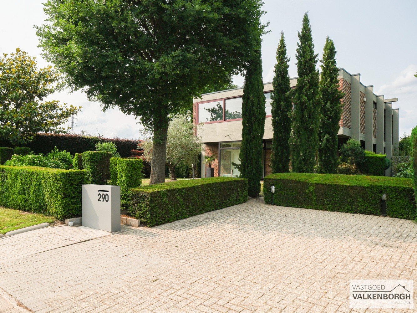 Architecturale klassevilla met praktijkruimte op unieke locatie tussen Hasselt en Bokrijk. - foto 2