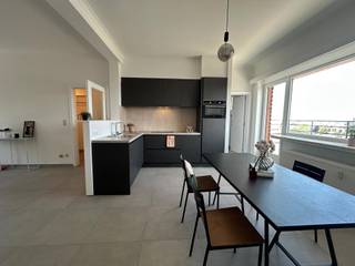 Penthouse op toplocatie met 2 schitterende terrassenDit lichtrijke penthouse bevindt zich op de 8ste verdieping van de residentie Waldorf, op een...