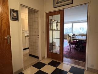 Dit te renoveren appartement is gelegen op wandelafstand van winkels, openbaar vervoer, scholen en alle nodige faciliteiten. Ook de verbinding...