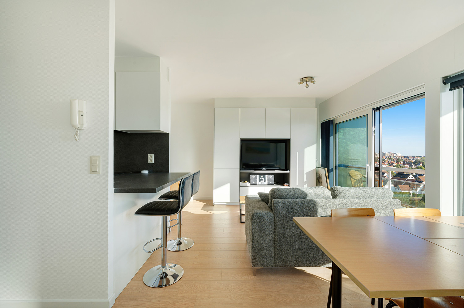 Appartement met open zichten en groot terras - foto 4