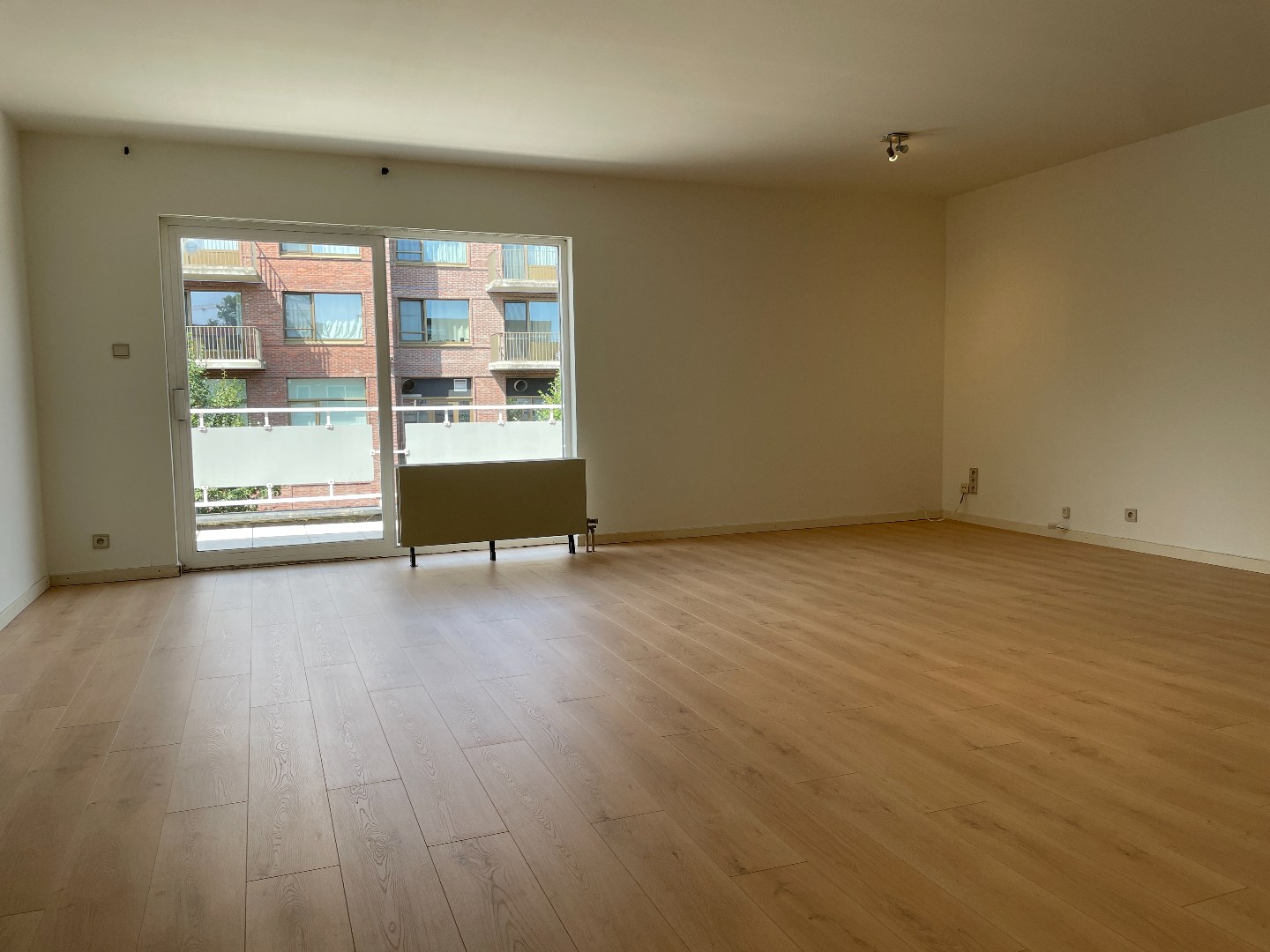 Ruim appartement met terras, garage en 2 slaapkamers in Wetteren - Energielabel C - foto 2