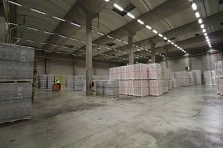 Vlot bereikbaar magazijn met een oppervlakte van 4.333 m² te huur nabij de Singel met een vlotte verbinding naar de E17 op- en afrit 15...