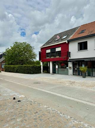 Compact appartement in centrum Keerbergen met veel lichtinvalKeerbergen, een bruisende gemeente in de provincie Vlaams-Brabant, is een ideale plek om...