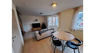 Een centraal gelegen appartement op de eerste verdieping bestaande uit een woonkamer met open, ingerichte keuken, 1 slaapkamer, badkamer,...