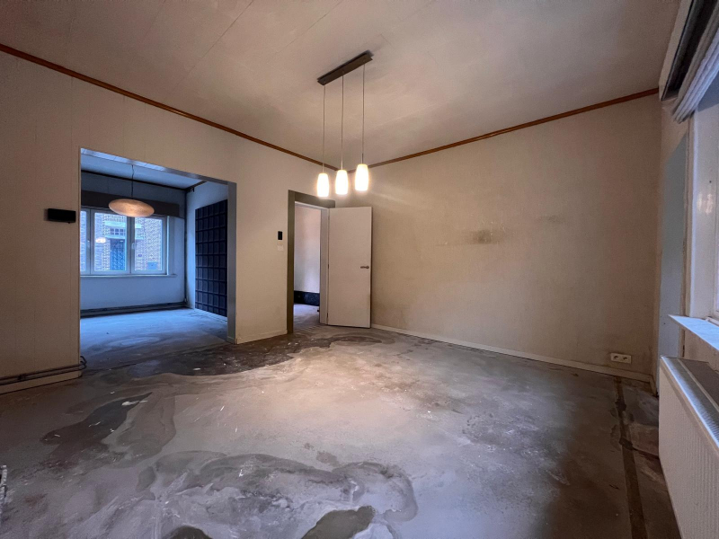 Goedgelegen woonhuis met 3 slaapkamers en tuin - foto 3